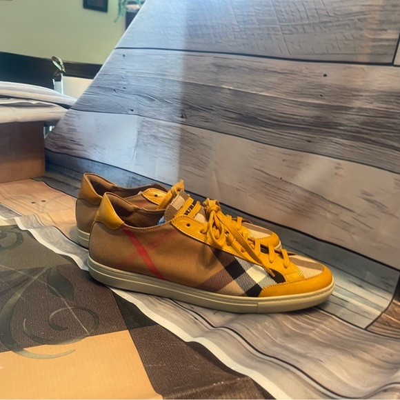 Burberry Sz 41 check sneakers in great condition 🔥EUC🔥 - Picture 7 of 14